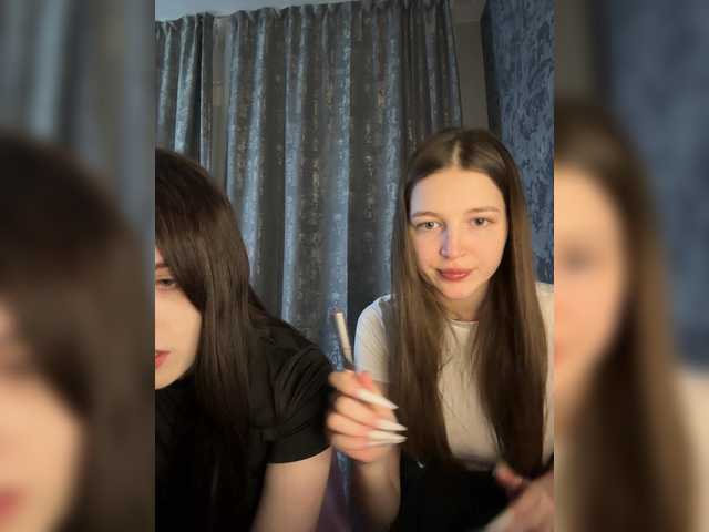 TwinXXL's BongaCams show and profile