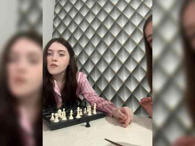 TwinXXL Live Webcam on BongaCams