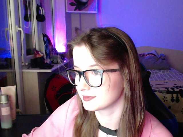 Cherry-Luna's BongaCams show and profile