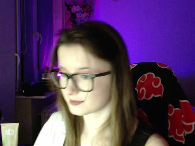 Cherry-Luna's BongaCams show and profile