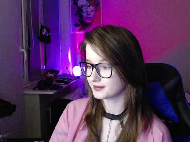 Cherry-Luna's BongaCams show and profile