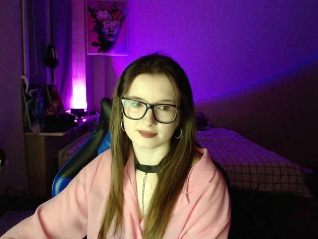 Cherry-Luna's BongaCams show and profile