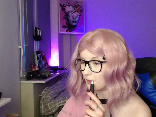 Cherry-Luna's BongaCams show and profile