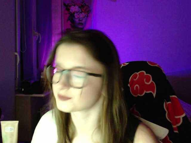 Cherry-Luna's BongaCams show and profile