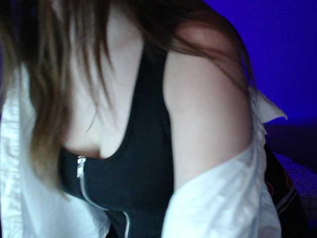 Cherry-Luna's BongaCams show and profile