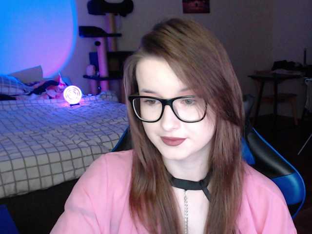 Cherry-Luna's BongaCams show and profile