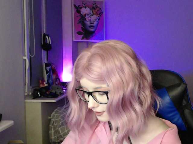 Cherry-Luna's BongaCams show and profile