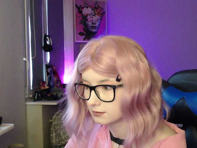 Cherry-Luna's BongaCams show and profile