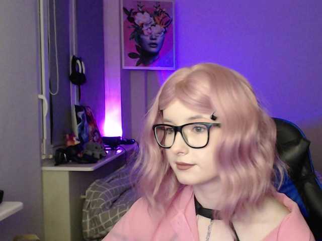 Cherry-Luna's BongaCams show and profile