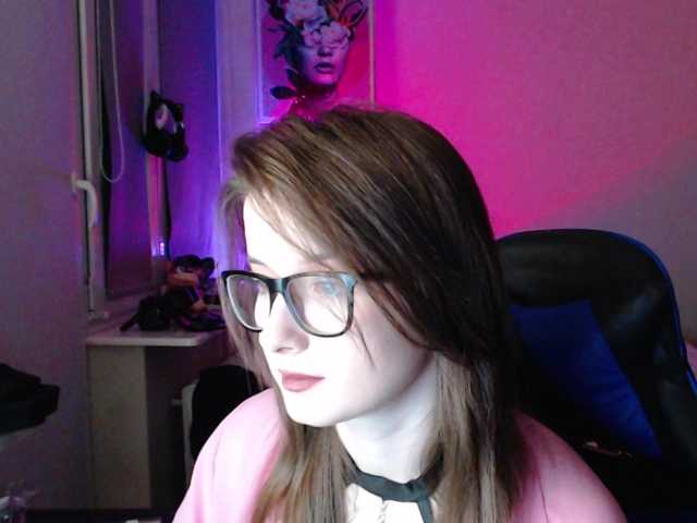 Cherry-Luna's BongaCams show and profile