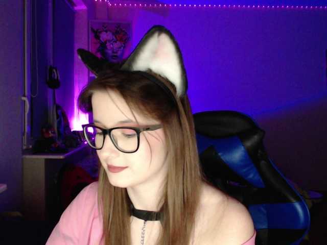 Cherry-Luna's BongaCams show and profile