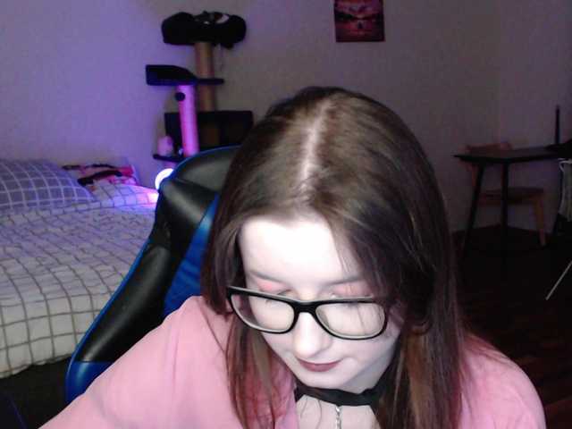 Cherry-Luna's BongaCams show and profile