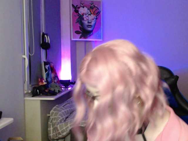 Cherry-Luna's BongaCams show and profile