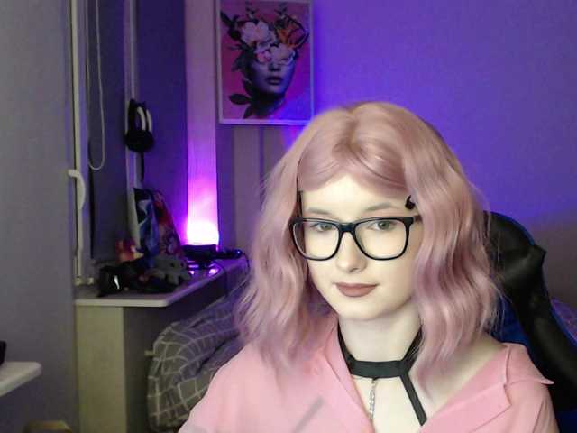 Cherry-Luna's BongaCams show and profile