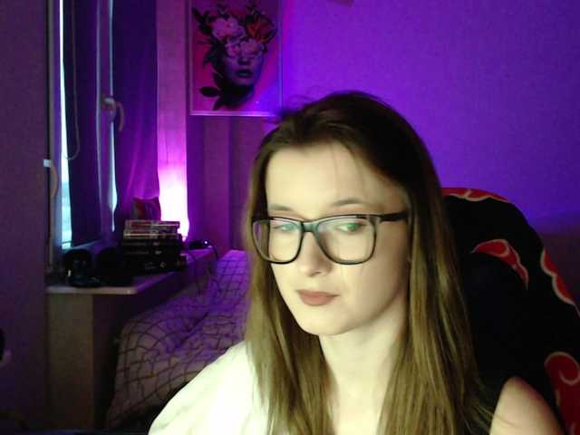 Cherry-Luna's BongaCams show and profile