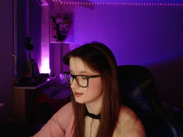 Cherry-Luna's BongaCams show and profile