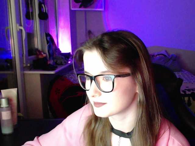 Cherry-Luna's BongaCams show and profile