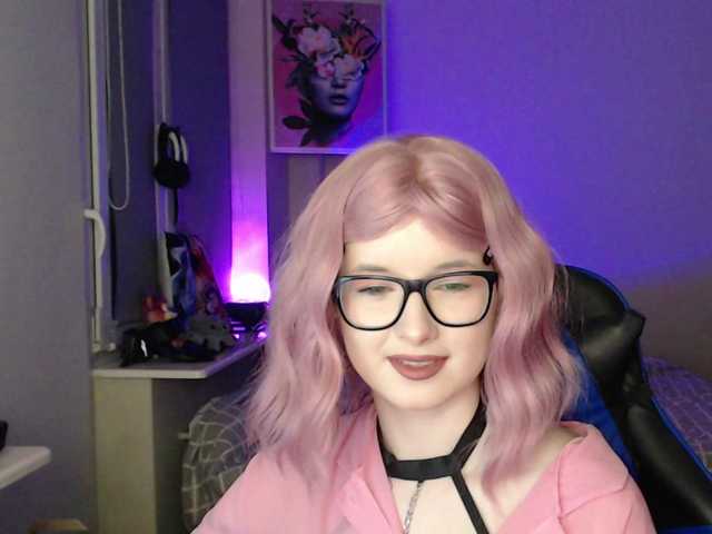 Cherry-Luna's BongaCams show and profile