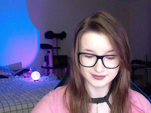 Cherry-Luna's BongaCams show and profile