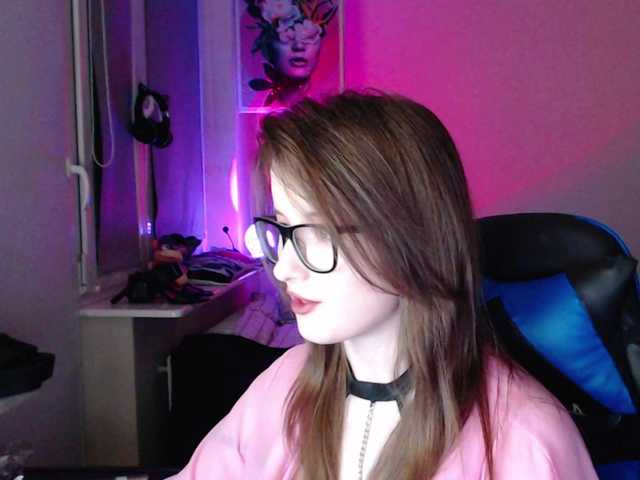 Cherry-Luna's BongaCams show and profile