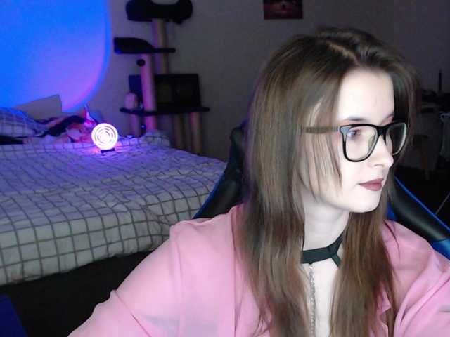 Cherry-Luna's BongaCams show and profile