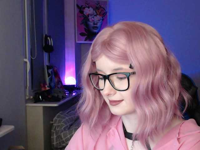 Cherry-Luna's BongaCams show and profile