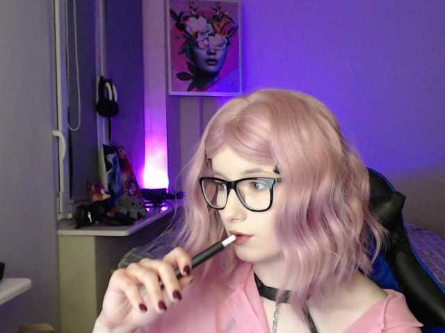 Cherry-Luna's BongaCams show and profile