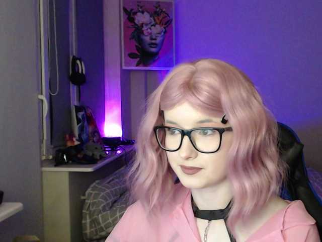 Cherry-Luna's BongaCams show and profile