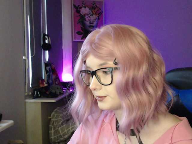 Cherry-Luna's BongaCams show and profile