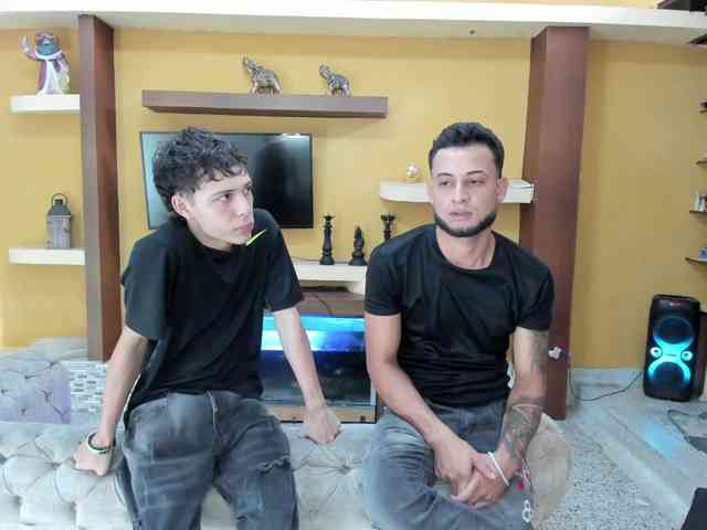 the-roomiesecret webcam