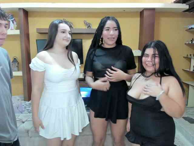 the-roomiesecret webcam