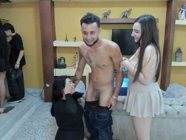 the-roomiesecret webcam