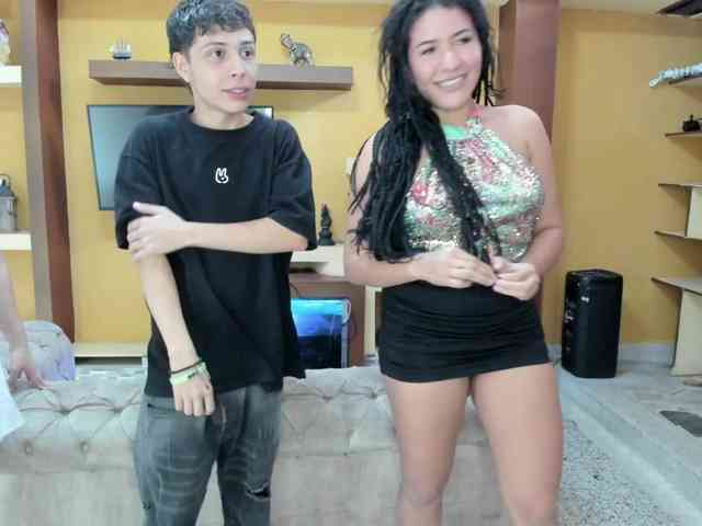 the-roomiesecret webcam