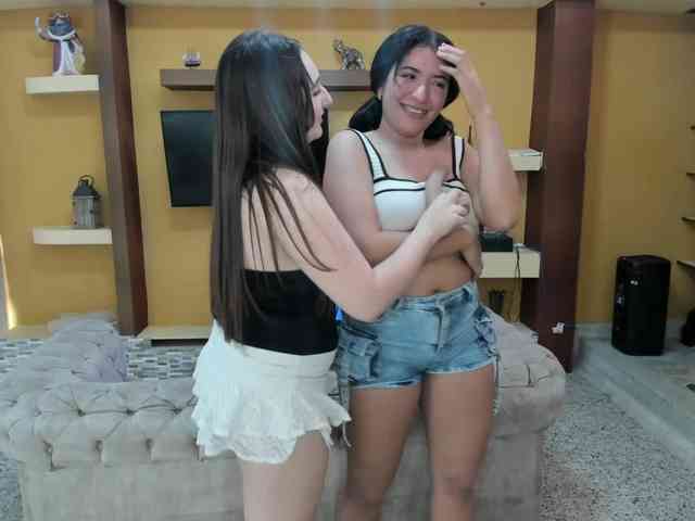 the-roomiesecret webcam