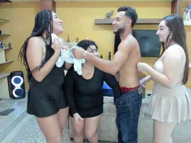 the-roomiesecret webcam