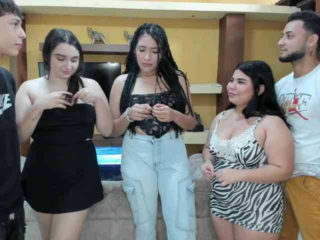 the-roomiesecret webcam