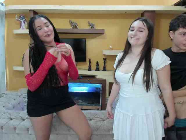 the-roomiesecret webcam