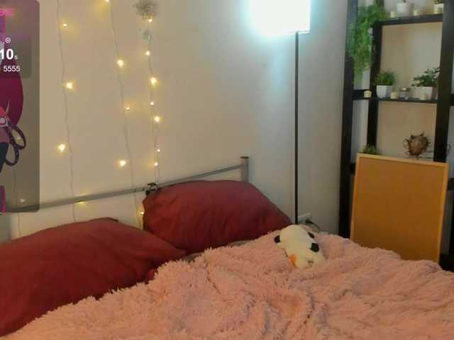 PaleVibe from BongaCams