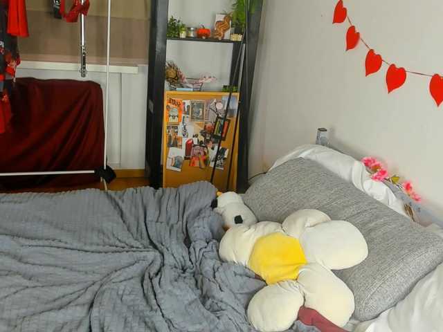 PaleVibe's BongaCams show and profile