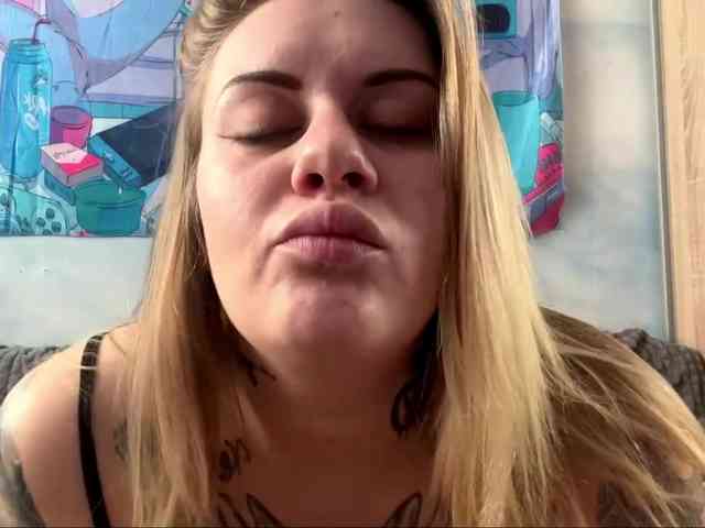 MiguelinaWilcut webcam