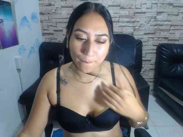 paula-ross Live Webcam on BongaCams