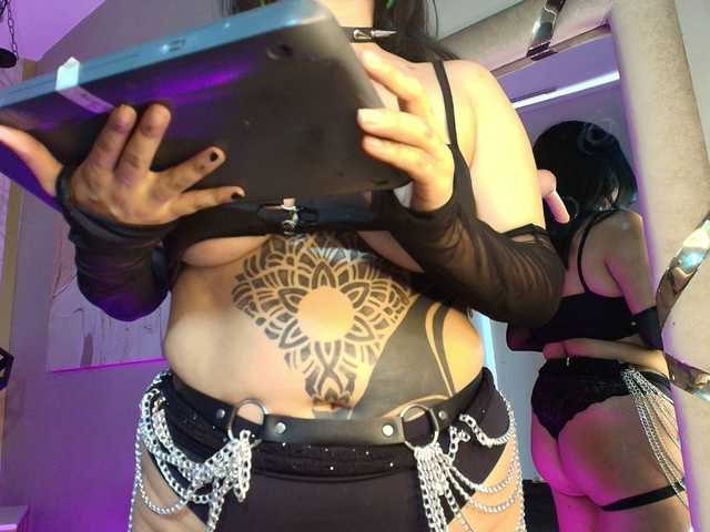 Ariia-Sweett's BongaCams show and profile