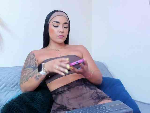 Morgan-Stone Live Webcam on BongaCams