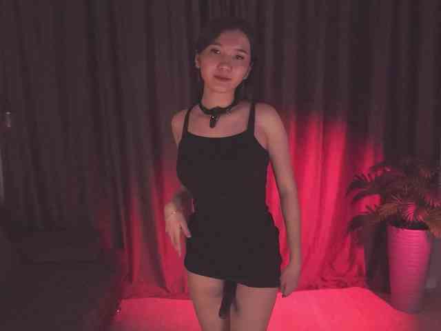 MentallyMonika webcam