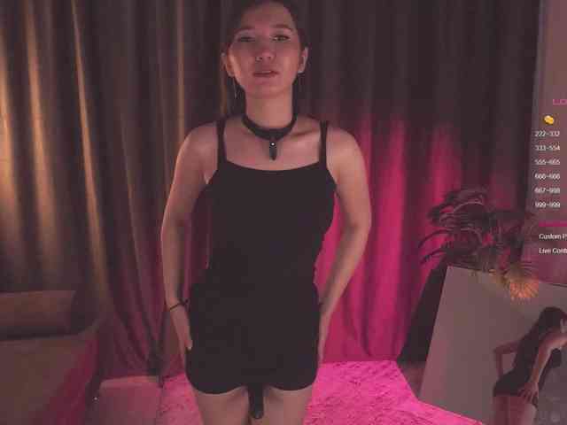 MentallyMonika webcam