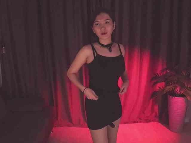 MentallyMonika webcam