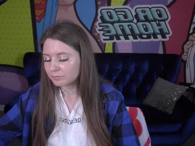 CraveeDoll's BongaCams show and profile