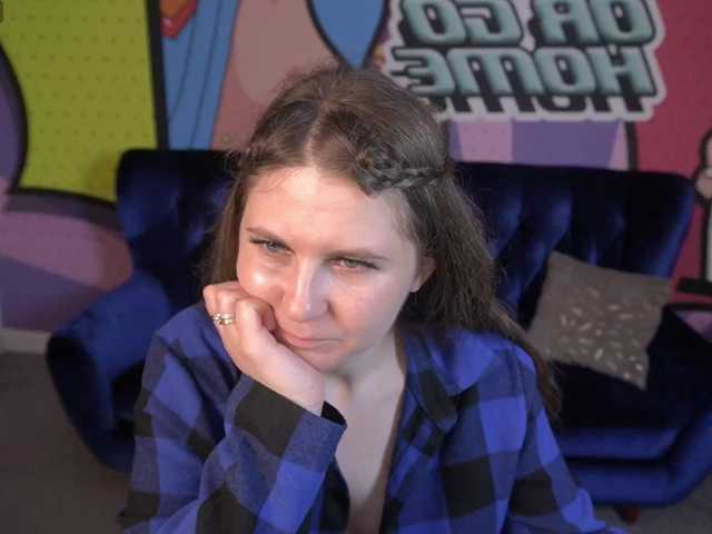 CraveeDoll's BongaCams show and profile