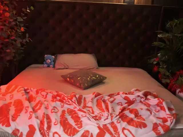 CraveeDoll's BongaCams show and profile