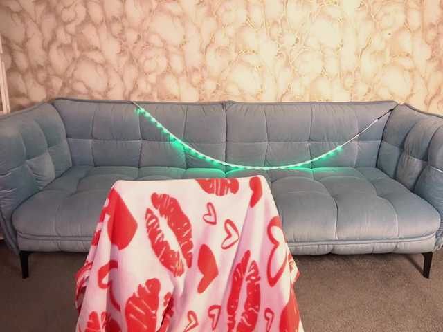 CraveeDoll's BongaCams show and profile